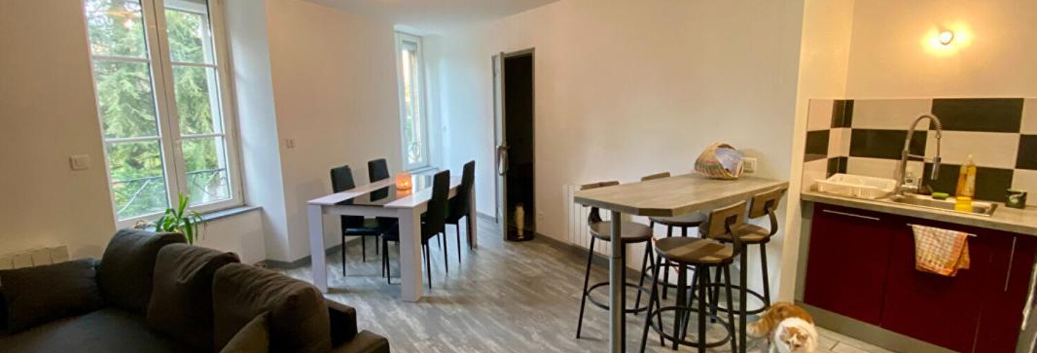 Immeuble  300 m² à vendre à Saint-Germain-Laval (42260)