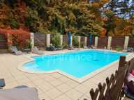 A vendre, maison de 364 m² entourée de plus de 2,5 hectares de terrain à Carsac-Aillac avec 3 gîtes meublés, une maison d'habitation et une piscine — photo 2
