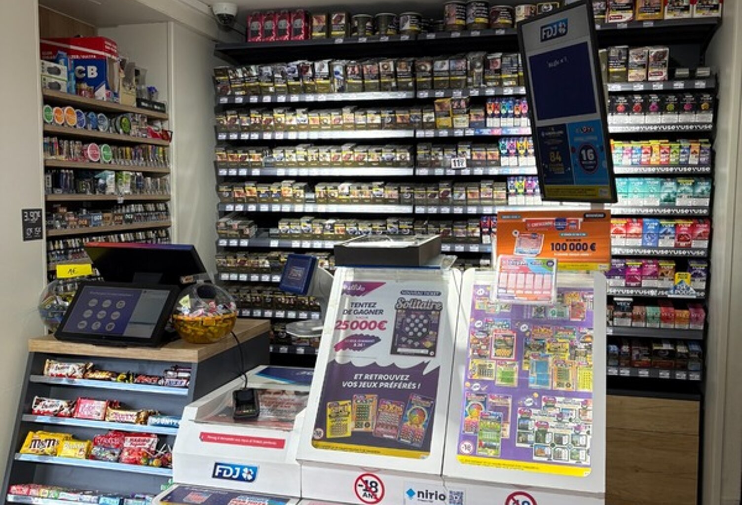 Fonds de commerce Bar • Tabac • Loto • Jeux de grattage BAYONNE 64 — photo 1