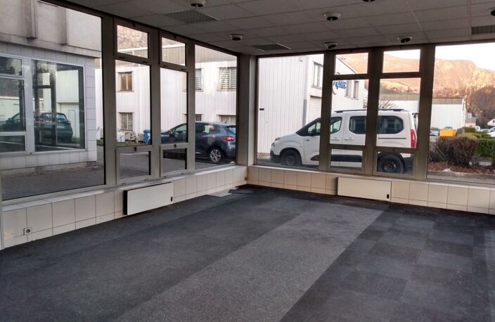 Dpt Isère (38), à louer SAINT MARTIN LE VINOUX local d'activité ou bureaux — photo 3