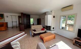 Maison 5 Pièces 200 m² à louer à Carqueiranne (83320)