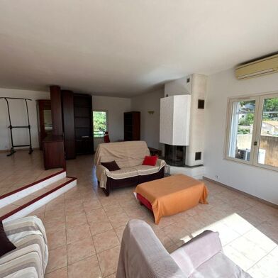 Maison 5 pièces 3250 €