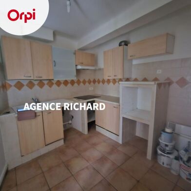 Appartement 3 pièces 780 €