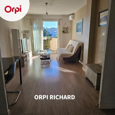 Appartement 3 pièces 907 €