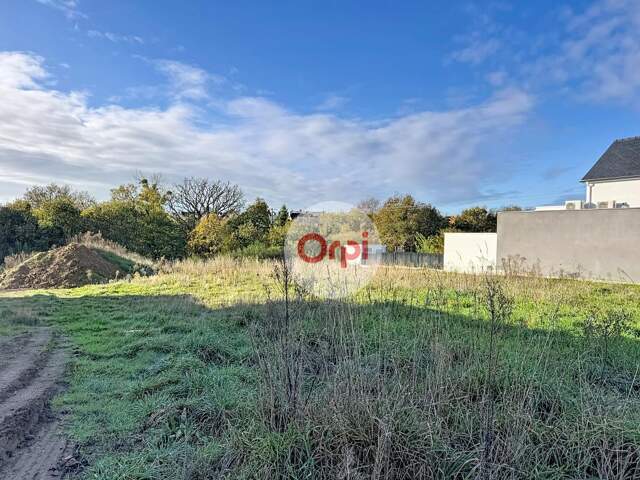 Terrain constructible viabilisé 441 m² - bonne exposition - vue dégagée — photo du bien