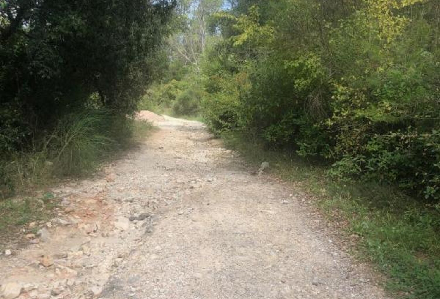 Terrain de loisirs de 41010m² sur Cuers (83390) accessible par voiture — photo 1