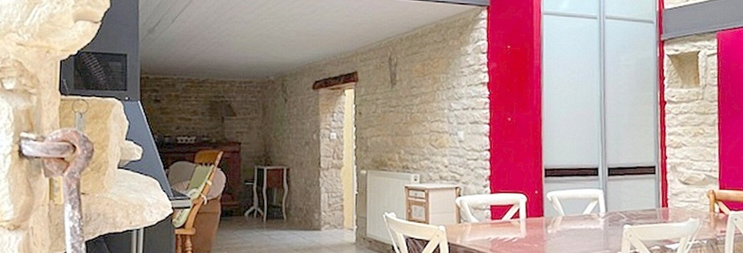 Maison 4 Pièces 110 m² à louer à Courçon (17170)