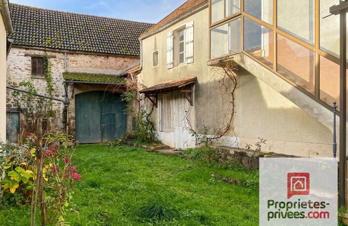 VIEUX-CHATEAU à vendre deux maisons à rénover avec grand terrain et double cour , et dépendances — photo 2