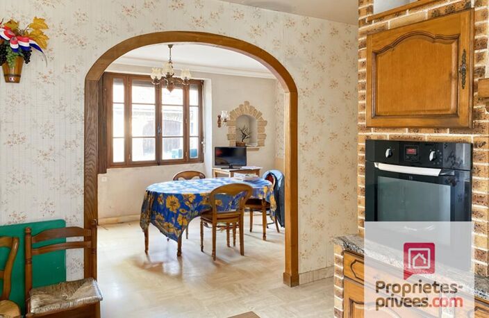 VIEUX-CHATEAU à vendre deux maisons à rénover avec grand terrain et double cour , et dépendances — photo 3