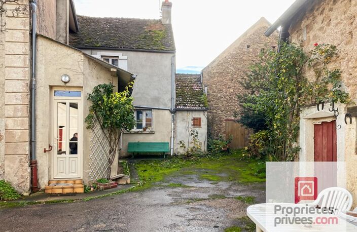 VIEUX-CHATEAU à vendre deux maisons à rénover avec grand terrain et double cour , et dépendances — photo 5
