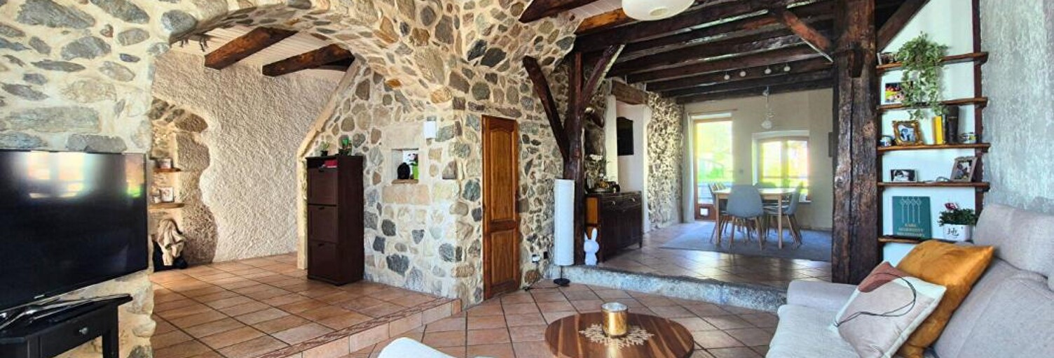 Maison 7 Pièces 211 m² à vendre à Chevrier (74520)