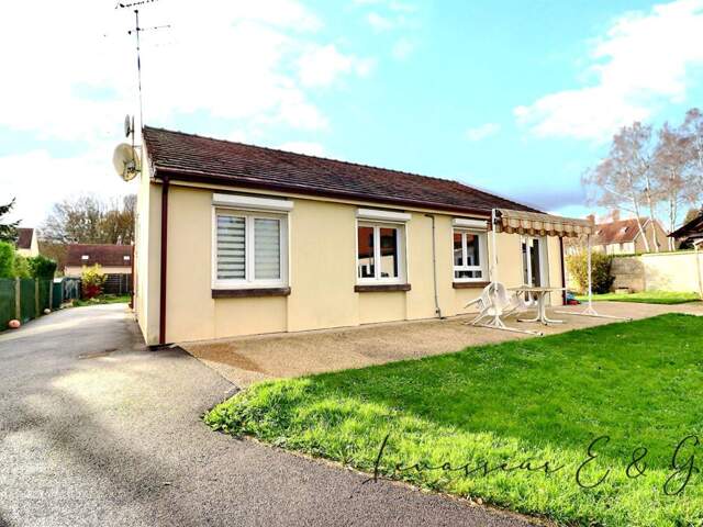 Mouy 60250 - Plain pied 4 chambres avec grande dépendances sur 1630m² de terrain — photo du bien