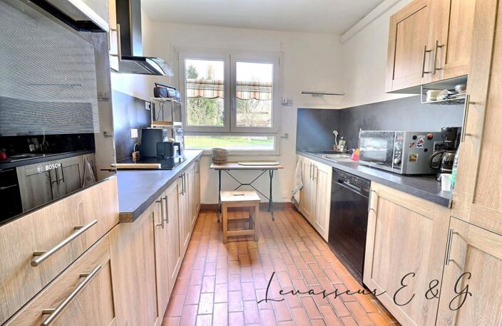 Mouy 60250 - Plain pied 4 chambres avec grande dépendances sur 1630m² de terrain — photo 5