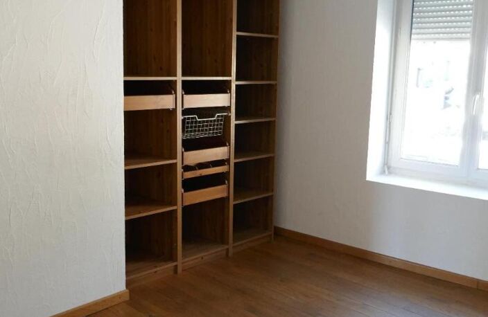 Location maison 4 pièces 80 m² à Saint-Jean-Bonnefonds (42650) — photo 2