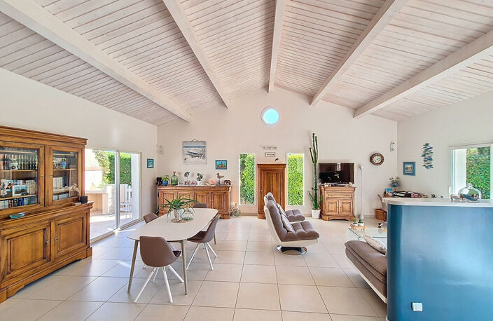 MONTARNAUD BELLE VILLA T6 DE 165M2 SUR 1196M2 DE TERRAIN AVE — photo 3