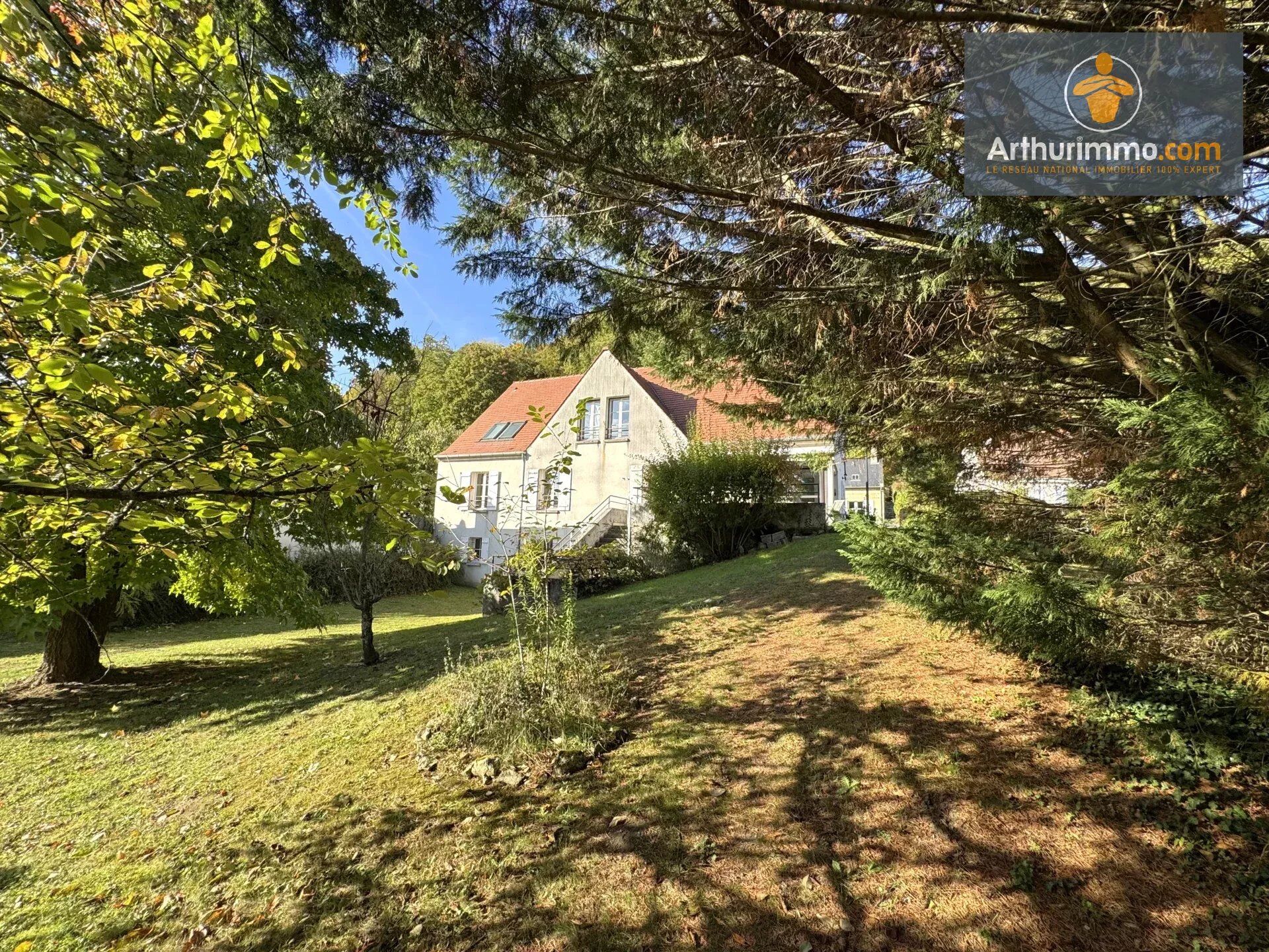 Maison 12 pièces 265 m² · à Pierrefonds · 265 m² · 447 000 €