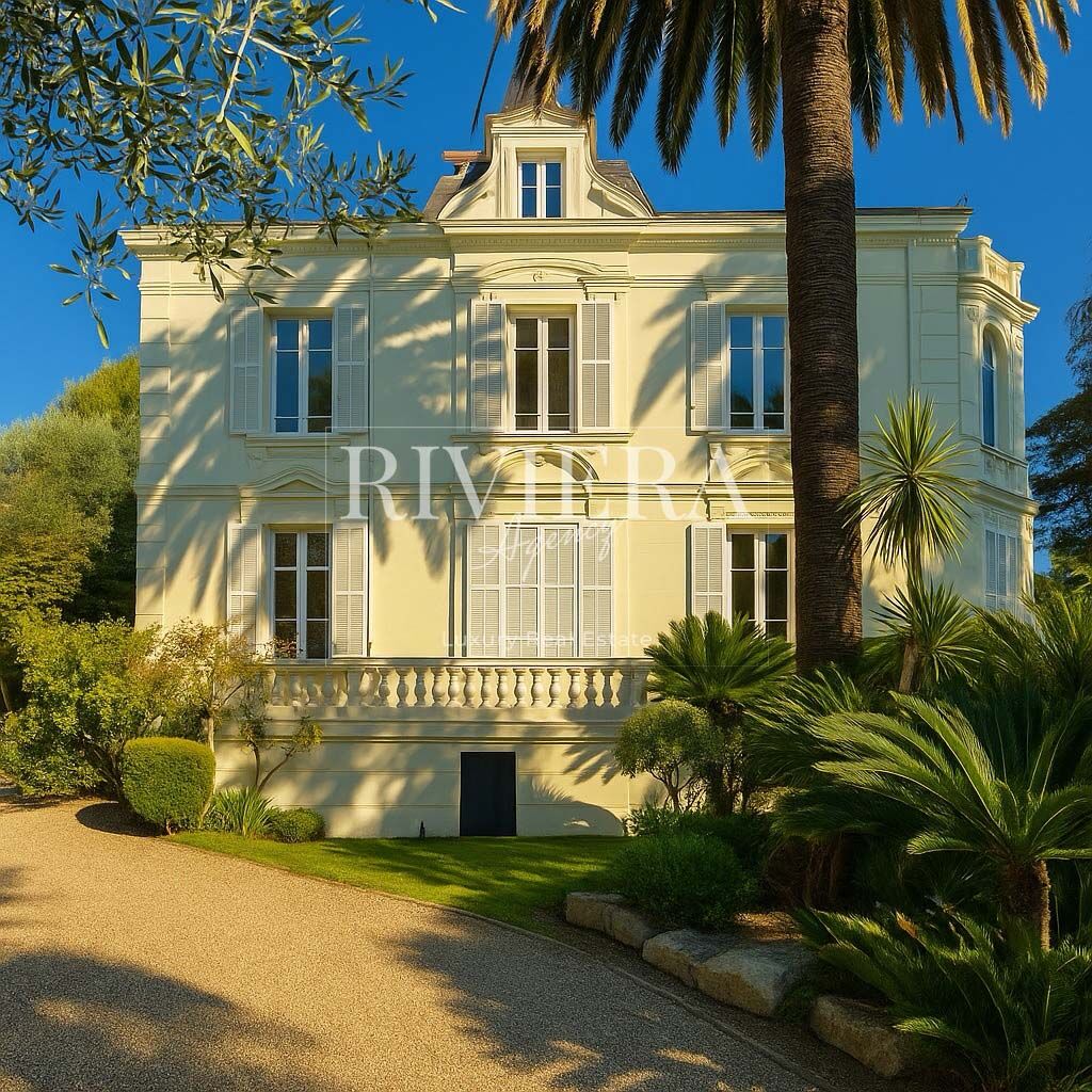 Superbe villa Belle Époque avec piscine et jardin au coeur de Cannes en cours de rénovation