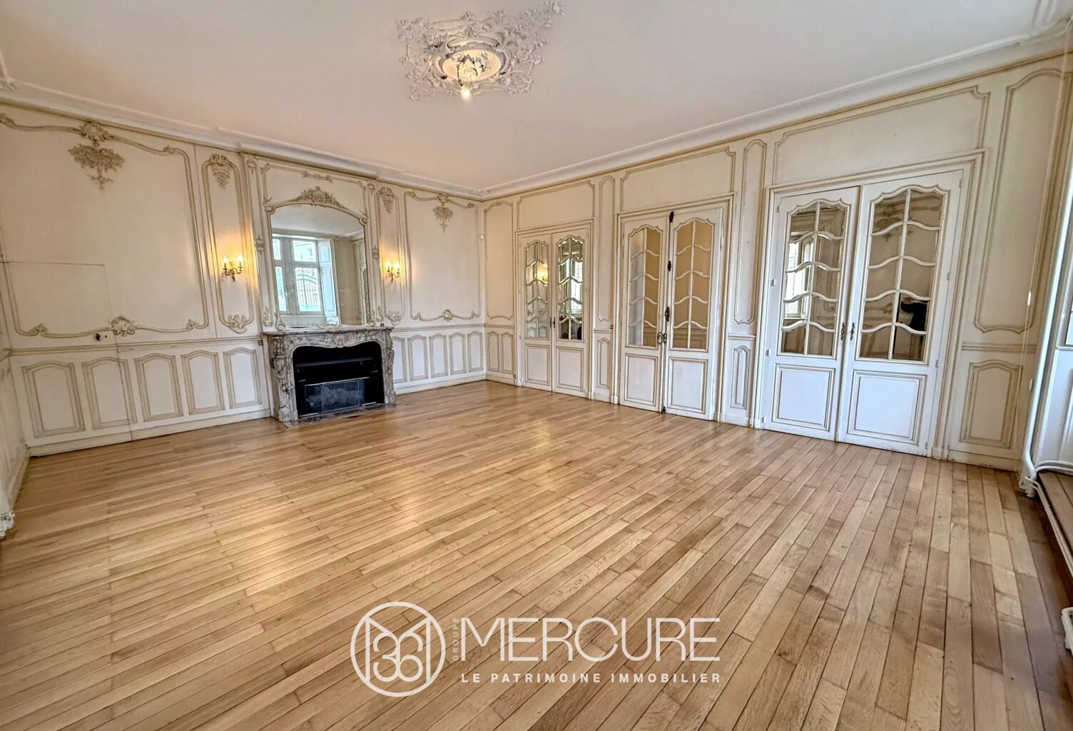 APPARTEMENT XIXe de 163 M² avec PARKINGS et CAVES — photo 1