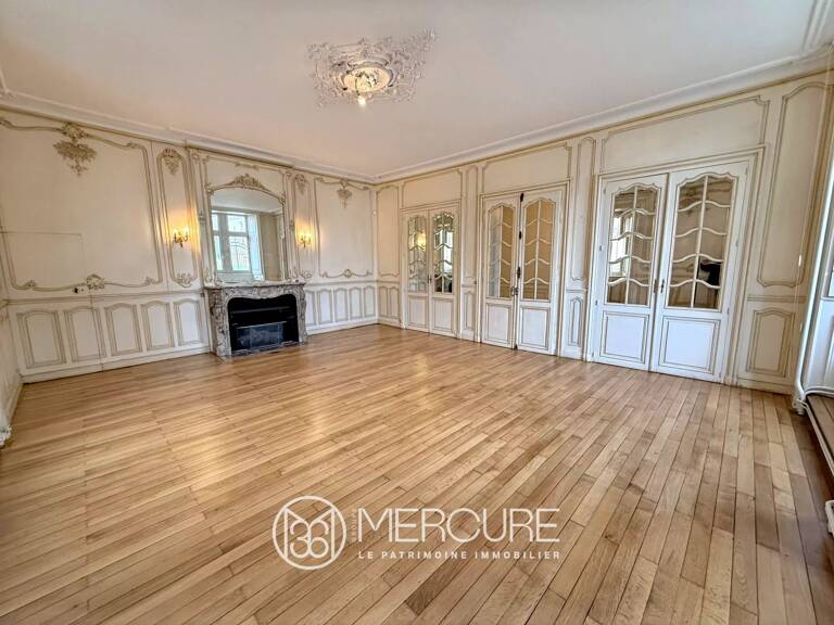 APPARTEMENT XIXe de 163 M² avec PARKINGS et CAVES — photo 1
