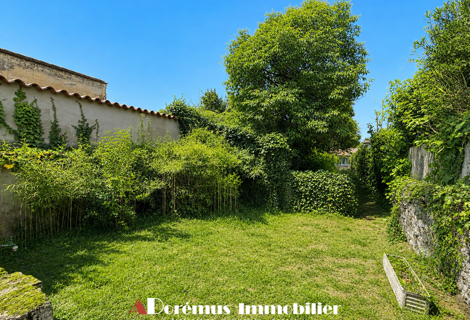 MAISON DE VILLAGE DE 202 M2 AVEC JARDIN ET FORT POTENTIEL D' — photo 1