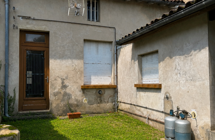 MAISON DE VILLAGE DE 202 M2 AVEC JARDIN ET FORT POTENTIEL D' — photo 2