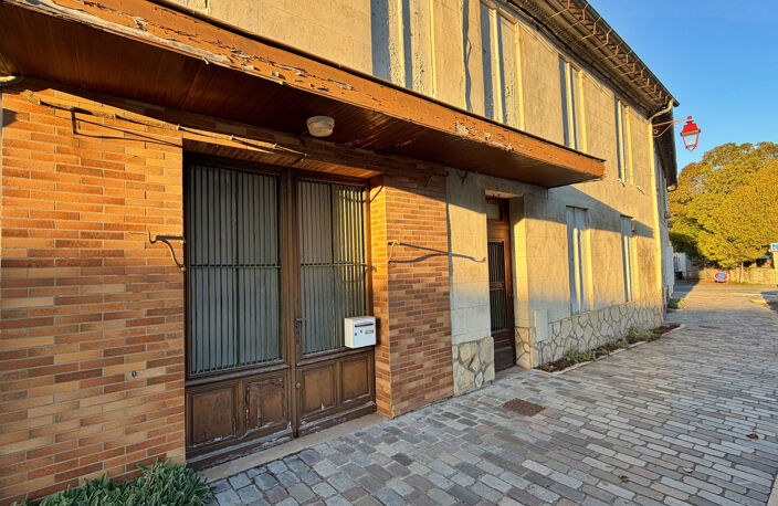 MAISON DE VILLAGE DE 202 M2 AVEC JARDIN ET FORT POTENTIEL D' — photo 5