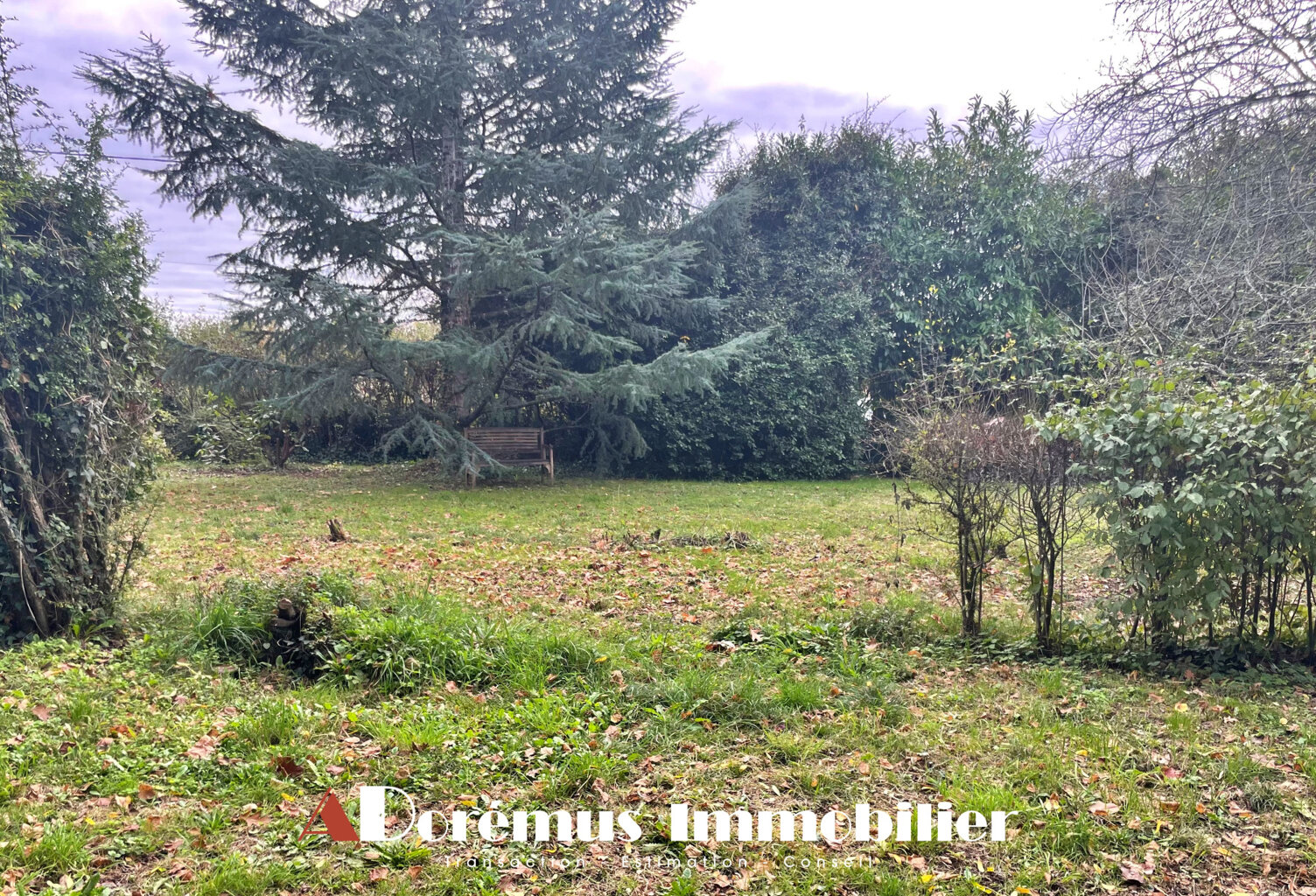 TERRAIN PLAT 1117M2 - PROCHE COMMODITES ET ECOLES - CALME - — photo 1