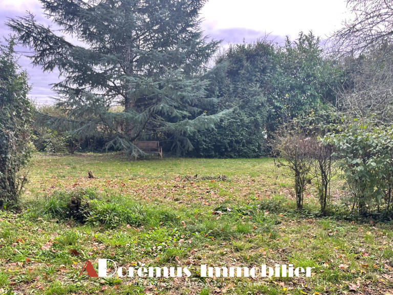 TERRAIN PLAT 1117M2 - PROCHE COMMODITES ET ECOLES - CALME - — photo 1