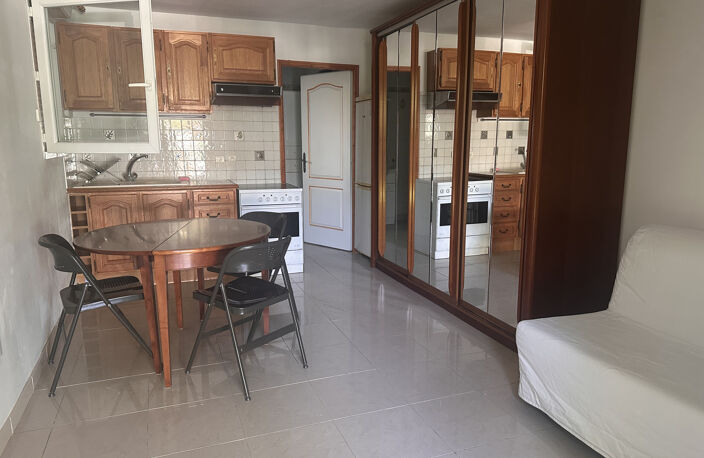Maison d'habitation divisée en appartements - immeuble de ra — photo 4