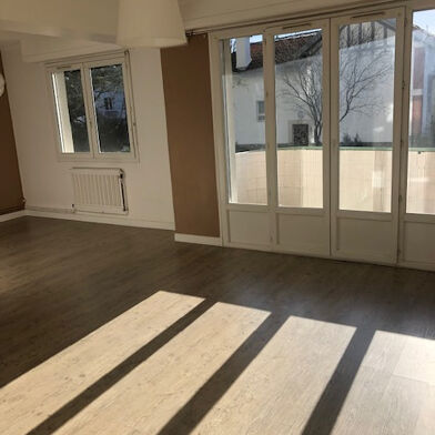 Appartement 3 pièces 799 €