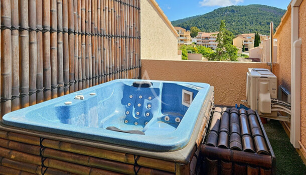 Appartement 4 pièces  à vendre Carqueiranne 83320