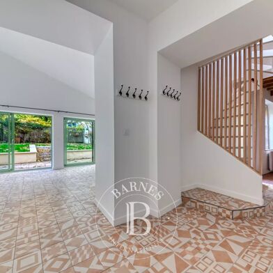 Appartement 5 pièces 2195 €