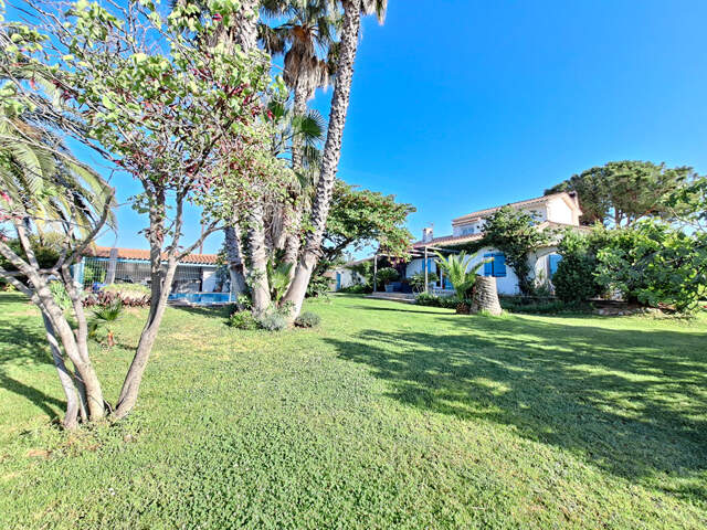 Perpignan SUD Villa 4 faces de Type 5 sur 4000m2 de terrain — photo du bien