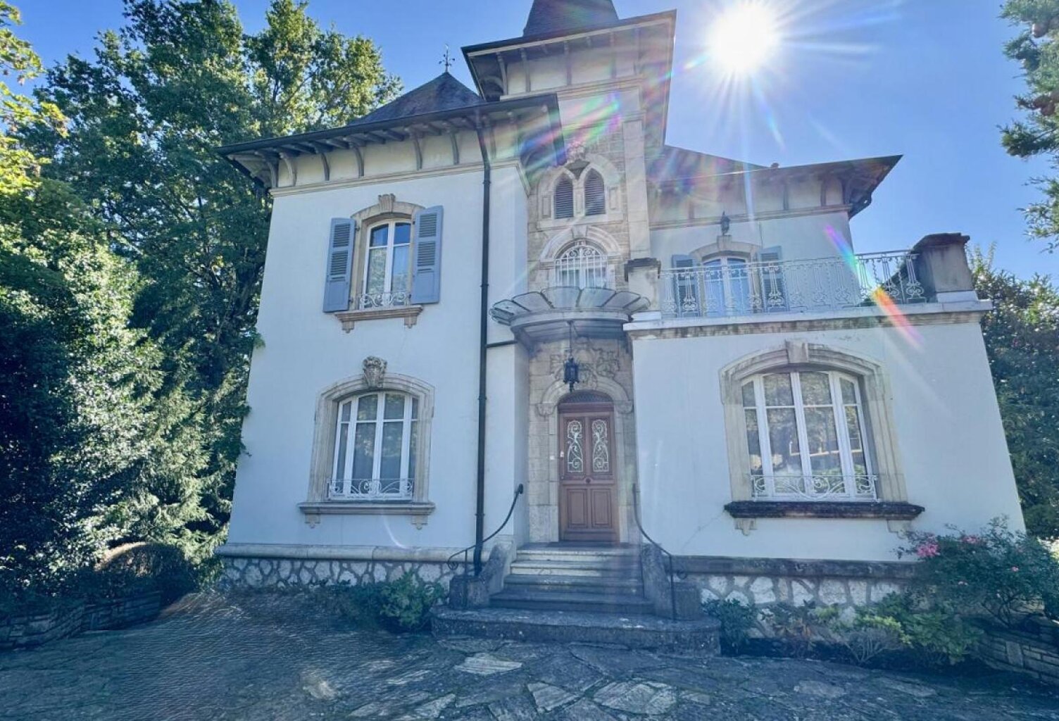 Saint Julien-en-Genevois centre, un bien unique... — photo 1