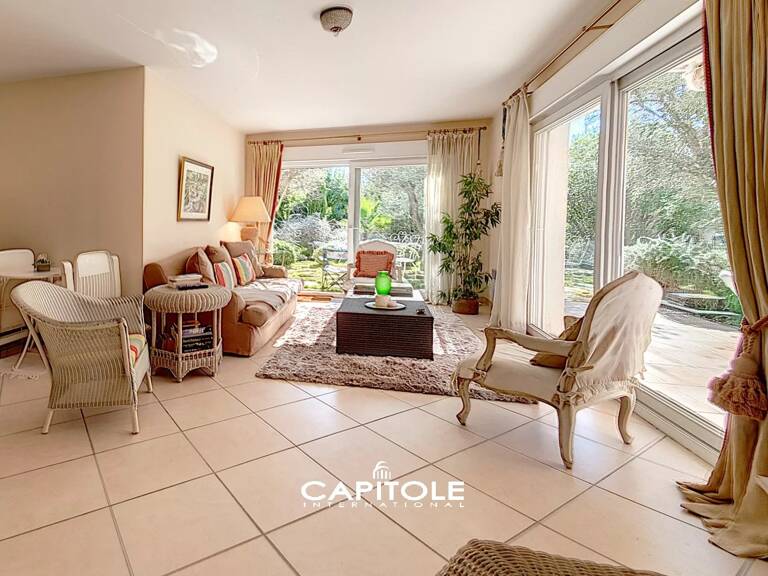 A vendre - Juan Les Pins, appartement  4 pieces en rez de jardin — photo 1