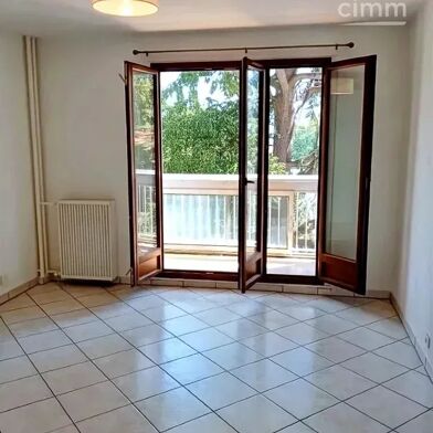 Appartement  762 €