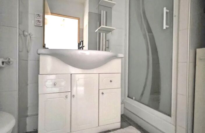 EXCLUSIVITÉ - Saint-Raphaël - APPARTEMENT - TERRASSE 13m²  -CAVE — photo 4