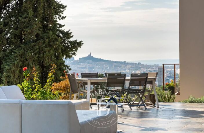 A VENDRE - 13009  - MAISON  - VUE IMPRENABLE SUR MARSEILLE - PRO — photo 2