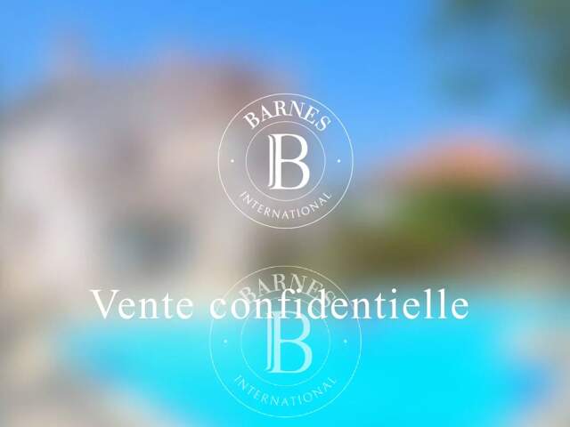 Superbe propriété familiale avec jardin paysager et piscine – Ma — photo du bien