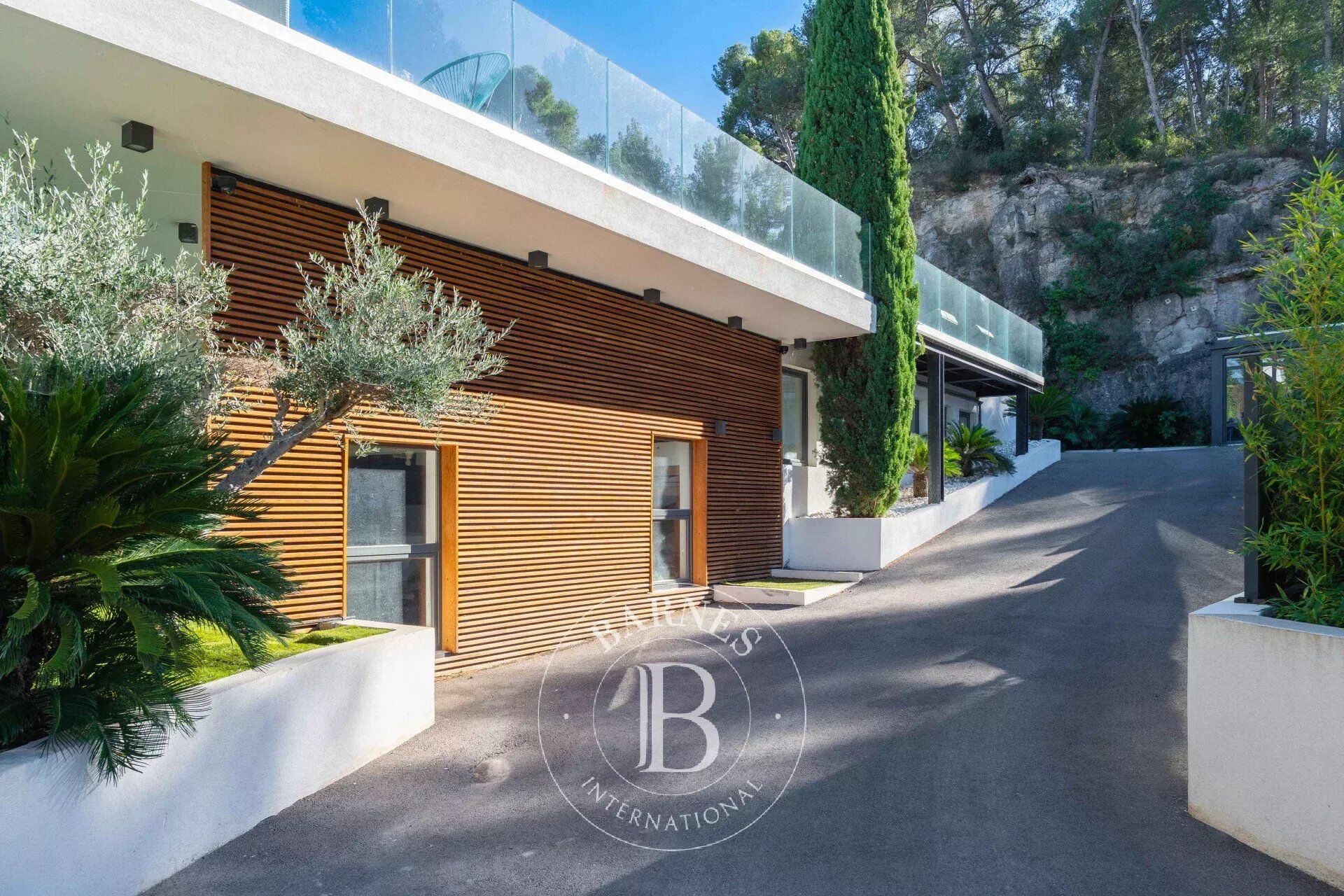 Villa / Maison  T7 à vendre Marseille 12eme 13012