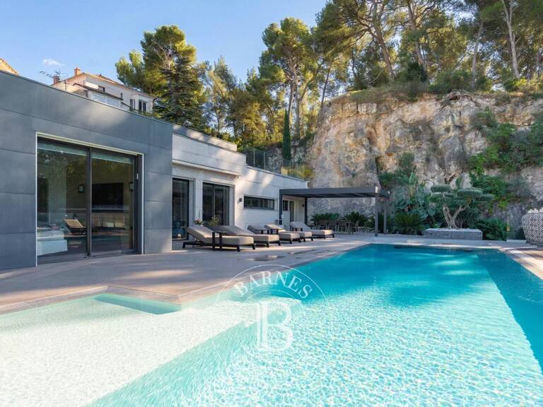 Villa de luxe– 13012 – 500 m² 3000m² de terrain, piscine miroir, — photo 1