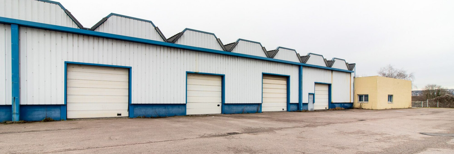 Commerce  3383 m² à vendre à Mantes-la-Ville (78711)