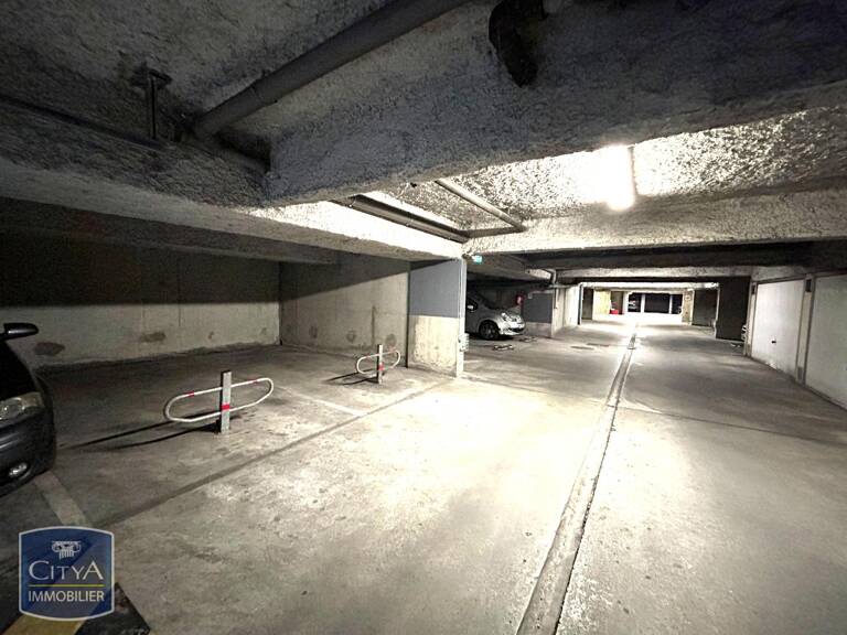 Garage   — photo 1