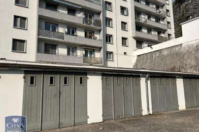 Garage  73 €