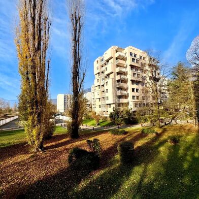 Appartement 4 pièces 294000 €