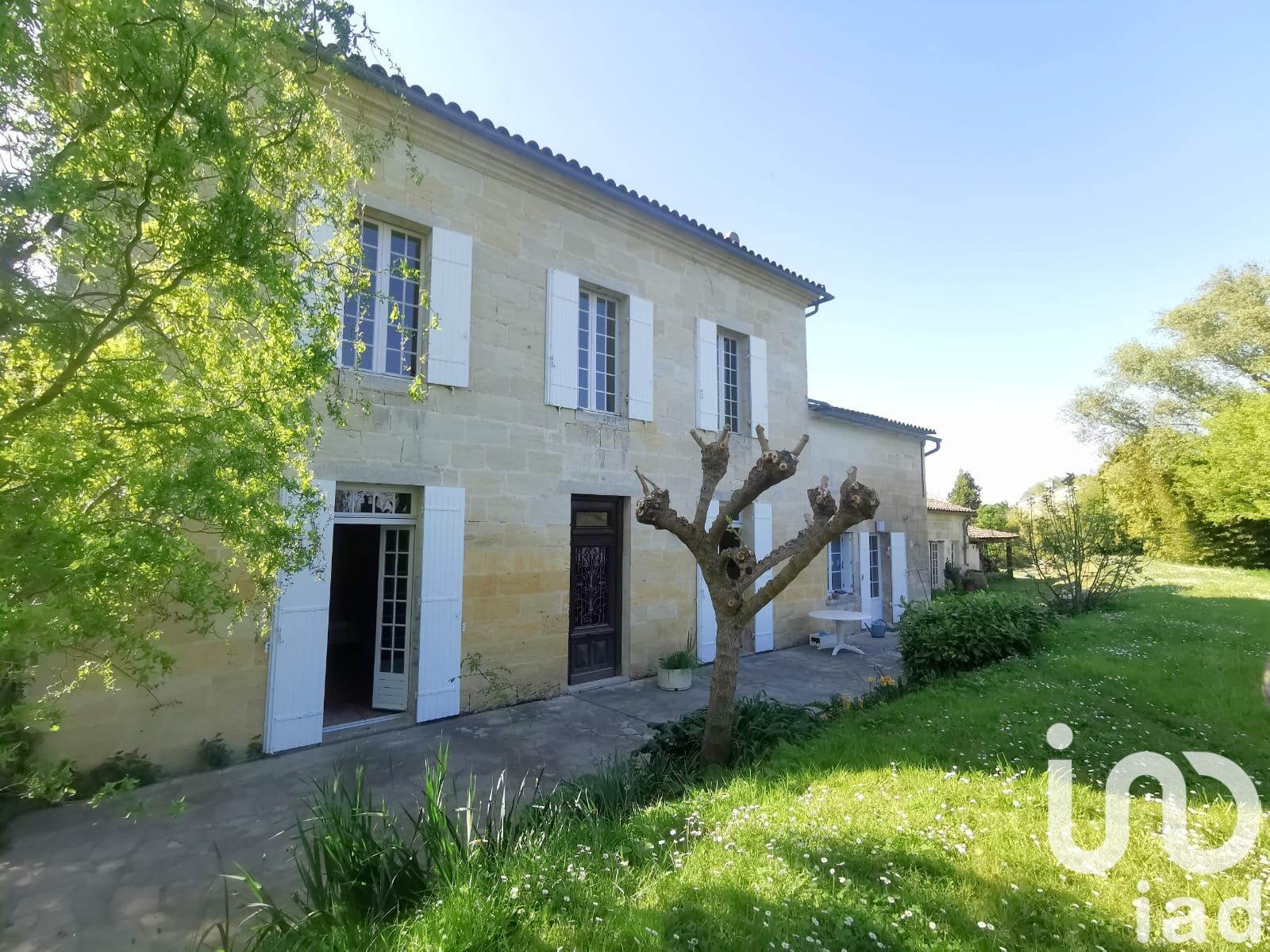 Fronsac - 312m² - 8p. - 5ch.