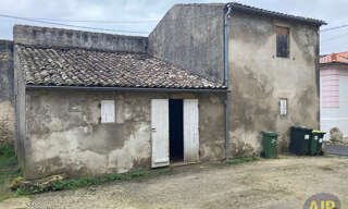 Immeuble  70 m² à vendre à Saint-Estèphe (33180)