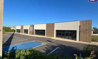 Commerce 1 Pièce 100 m² à louer à La Tour-du-Crieu (09100)