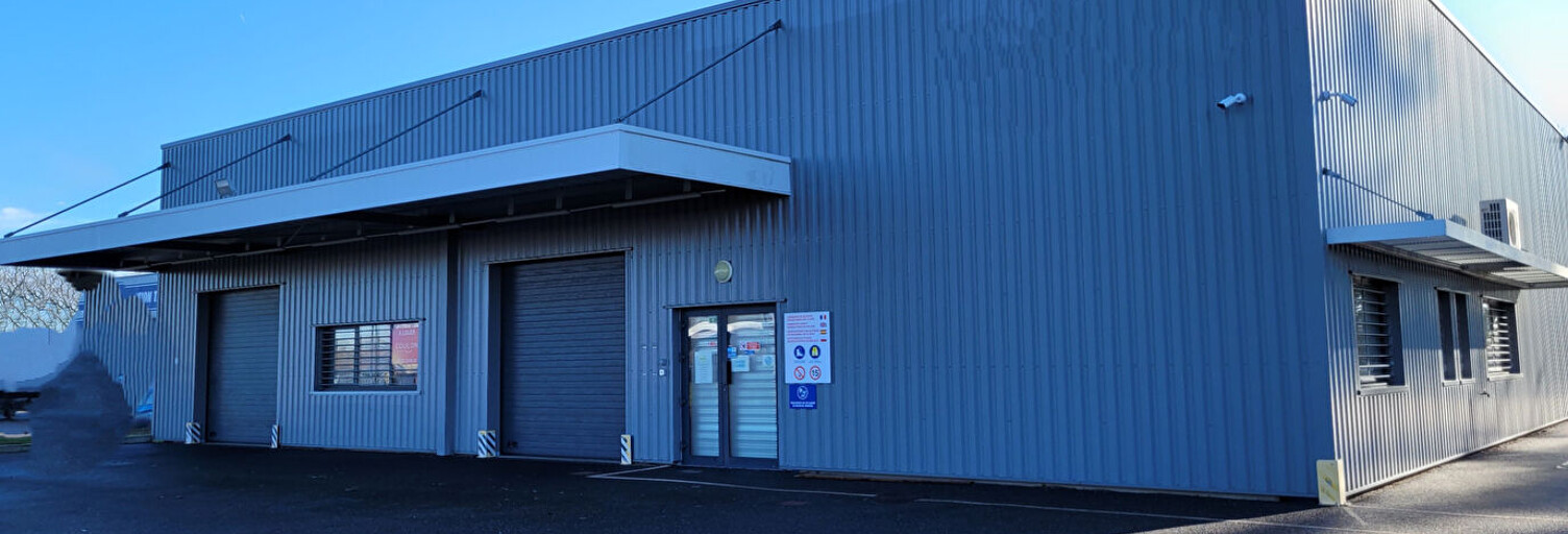 Commerce  1204 m² à louer à Campsas (82370)