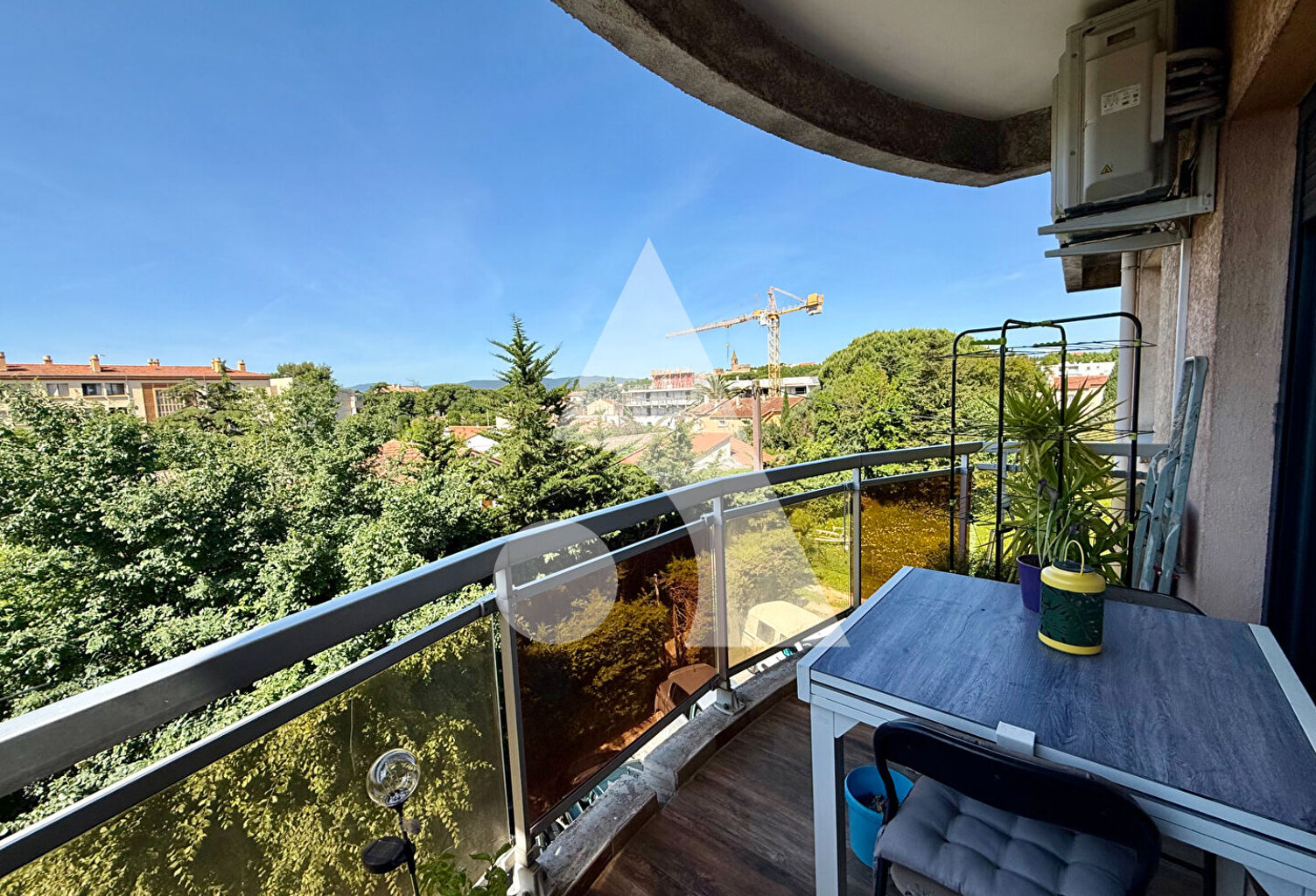 4 pièces ,131 m² ,Dernier étage ,Garage , SIXIEME AVENUE FREJUS SAINT-RAPHAEL — photo 1